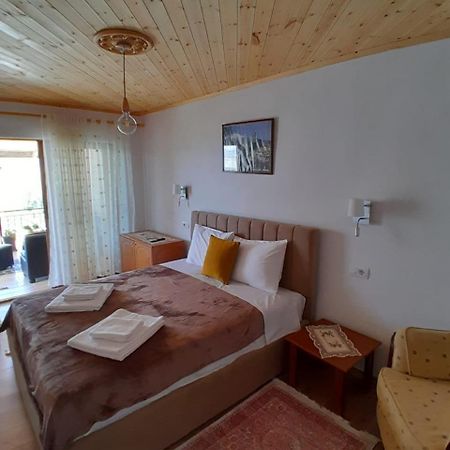 Guest House Ejona Gjirokastër Eksteriør billede