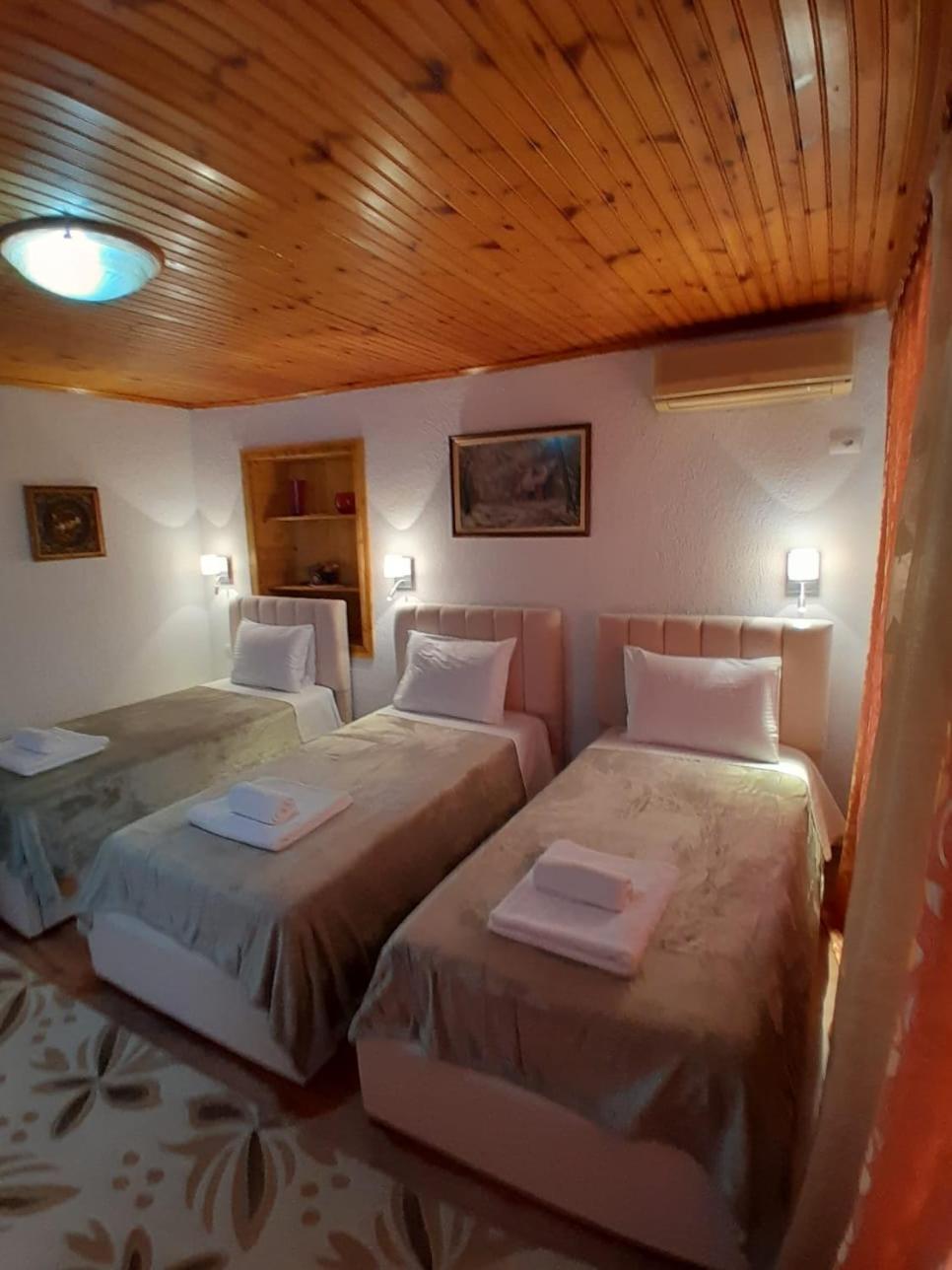Guest House Ejona Gjirokastër Eksteriør billede