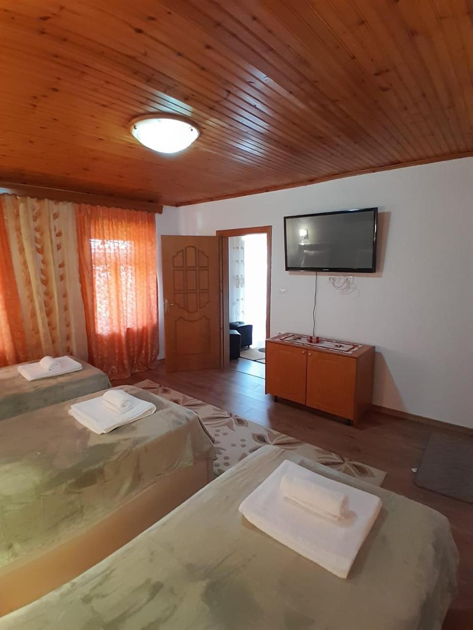 Guest House Ejona Gjirokastër Eksteriør billede
