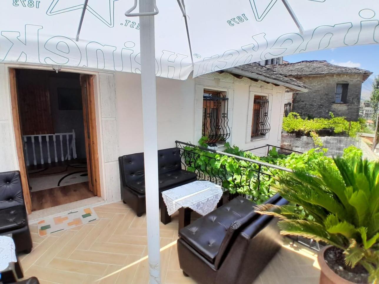 Guest House Ejona Gjirokastër Eksteriør billede