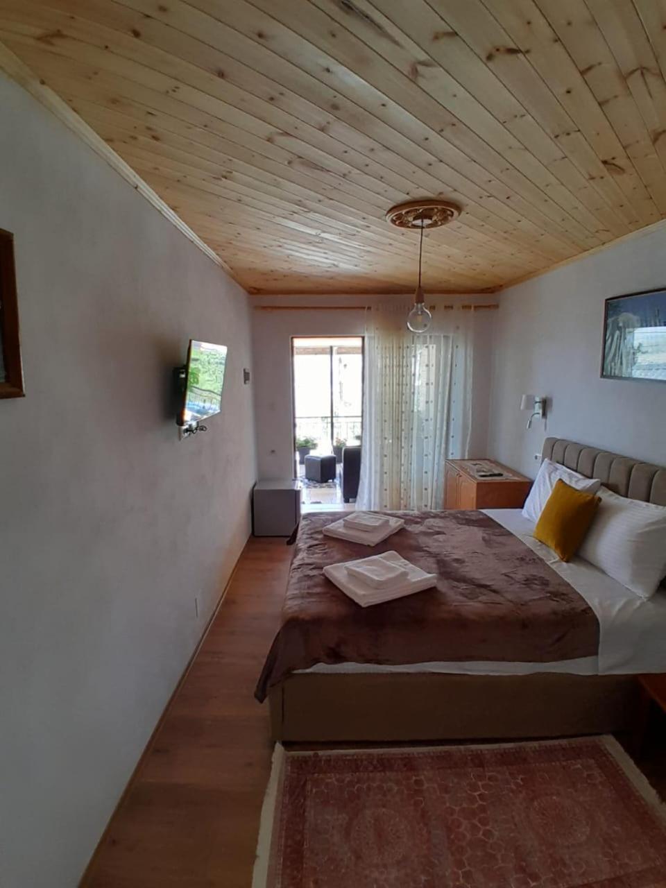 Guest House Ejona Gjirokastër Eksteriør billede
