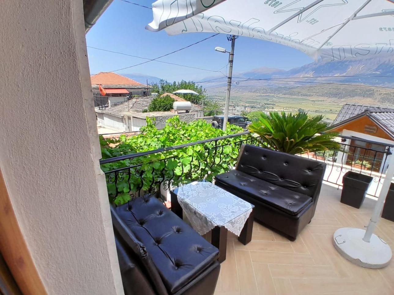 Guest House Ejona Gjirokastër Eksteriør billede