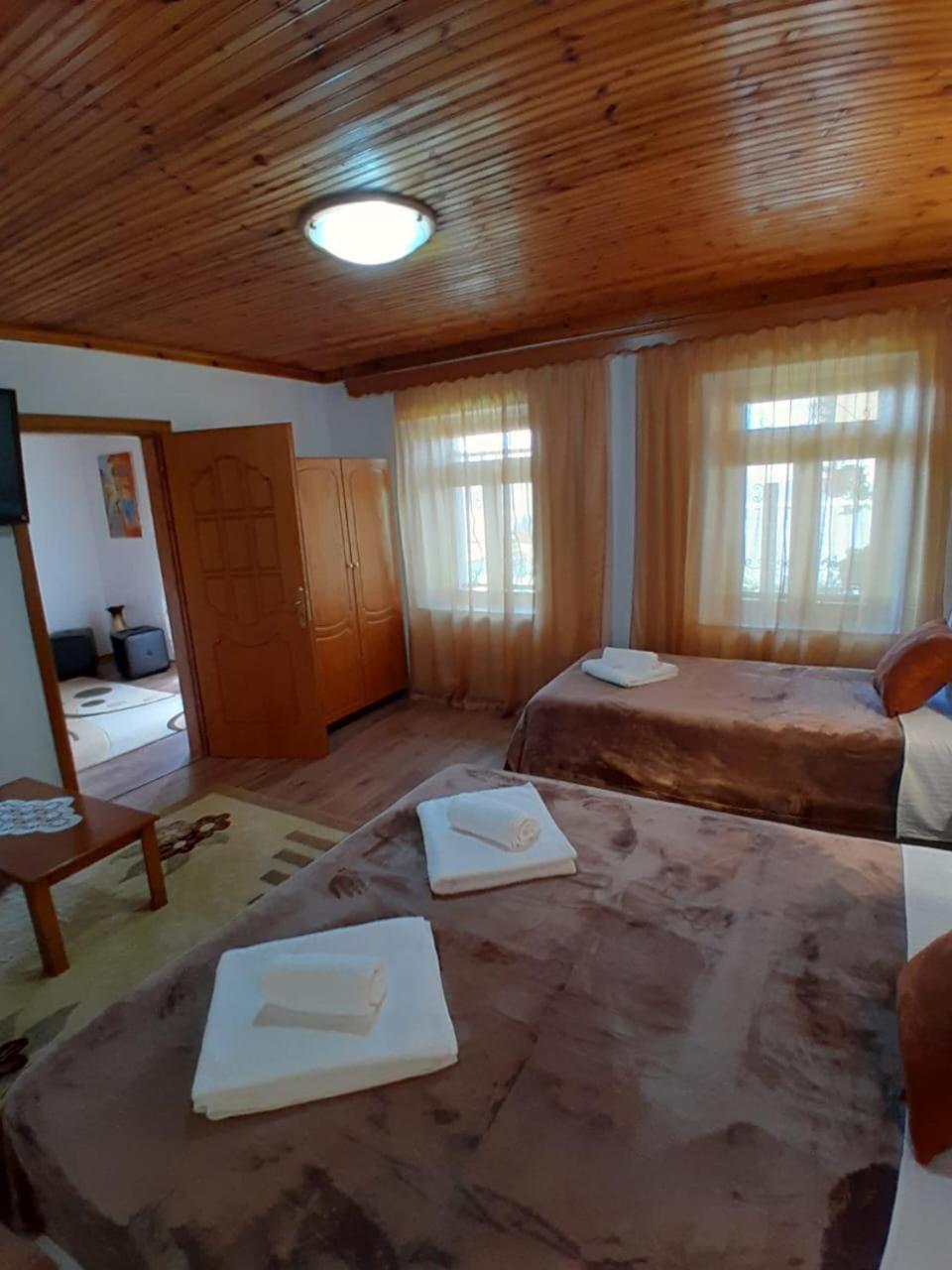 Guest House Ejona Gjirokastër Eksteriør billede