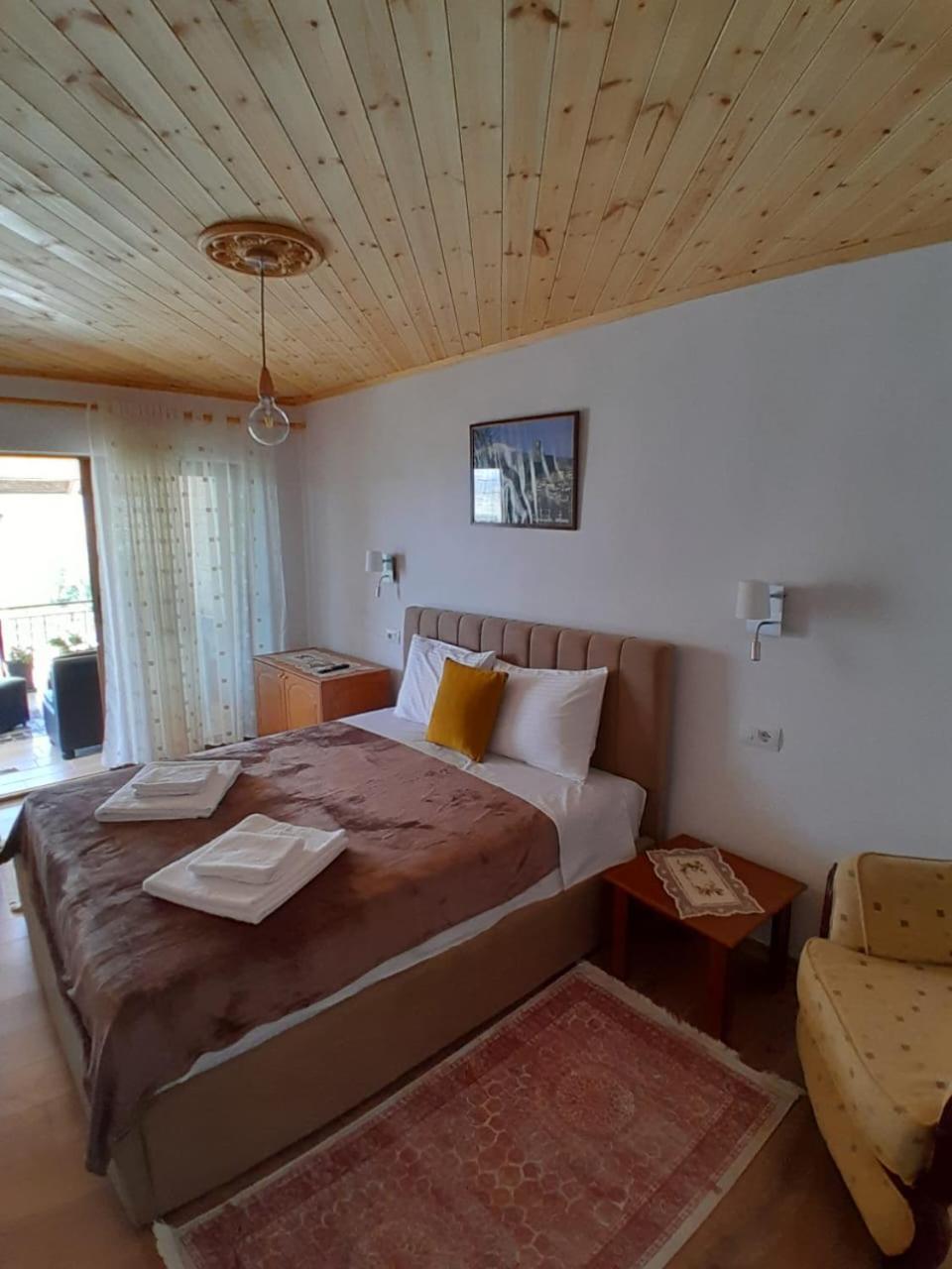 Guest House Ejona Gjirokastër Eksteriør billede